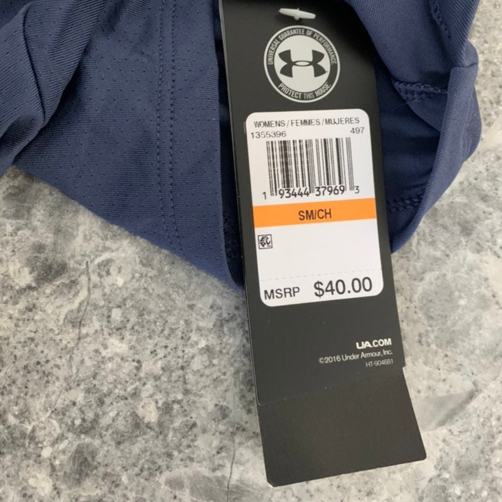 Under Armour Women's athletic Top